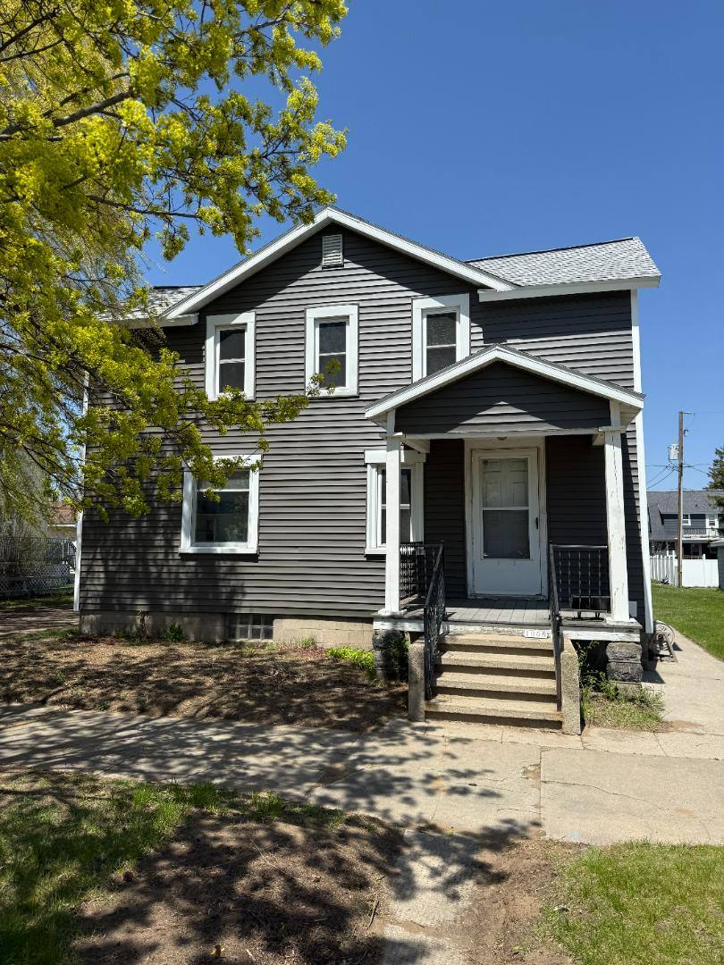 House for rent at 1008 8th Ave, Menominee, MI 49858