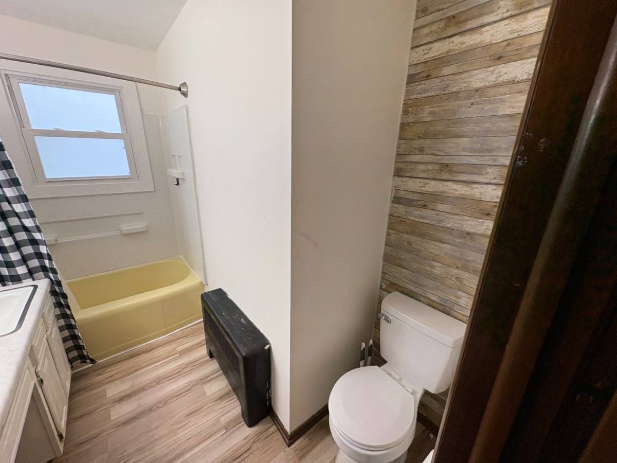 Apartment for rent at 949 W Pike St #A, Clarksburg, WV 26301
