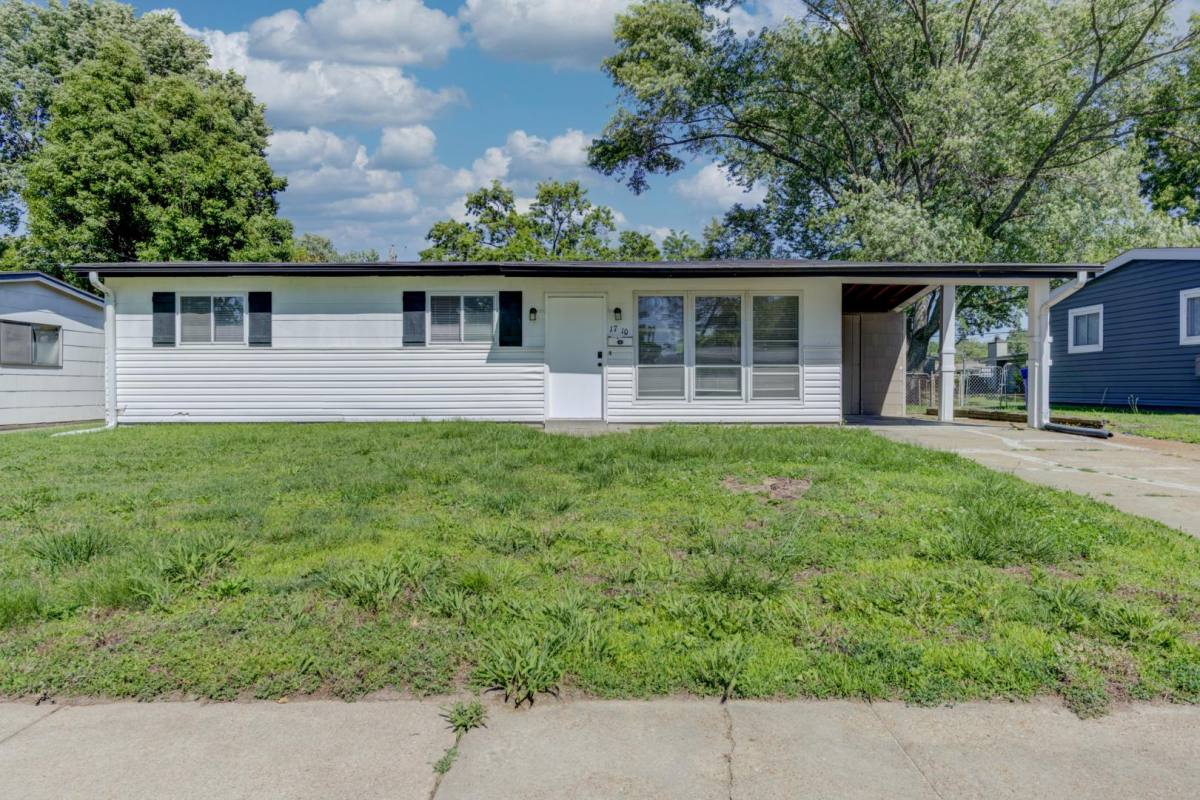 House for rent at 1710 Kay Dr, Florissant, MO 63031