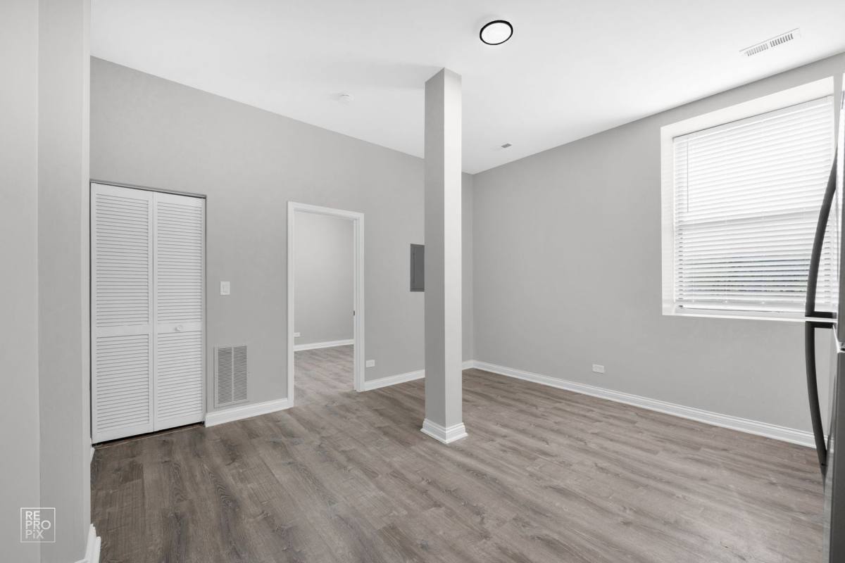 Apartment for rent at 801-05 E Drexel Square, Chicago, IL 60615
