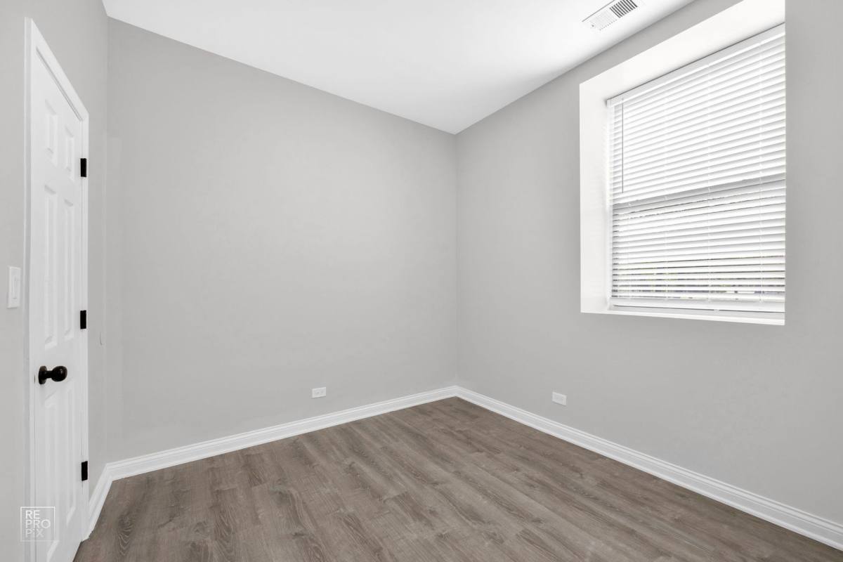 Apartment for rent at 801-05 E Drexel Square, Chicago, IL 60615