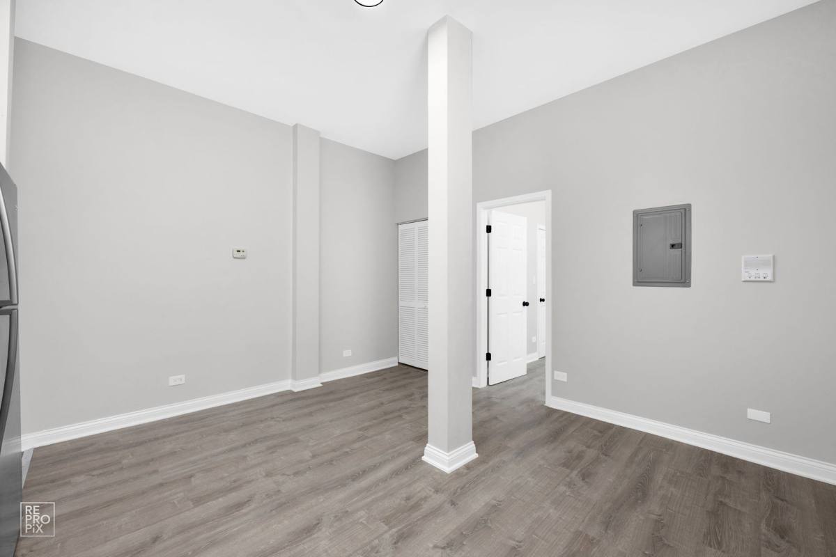 Apartment for rent at 801-05 E Drexel Square, Chicago, IL 60615