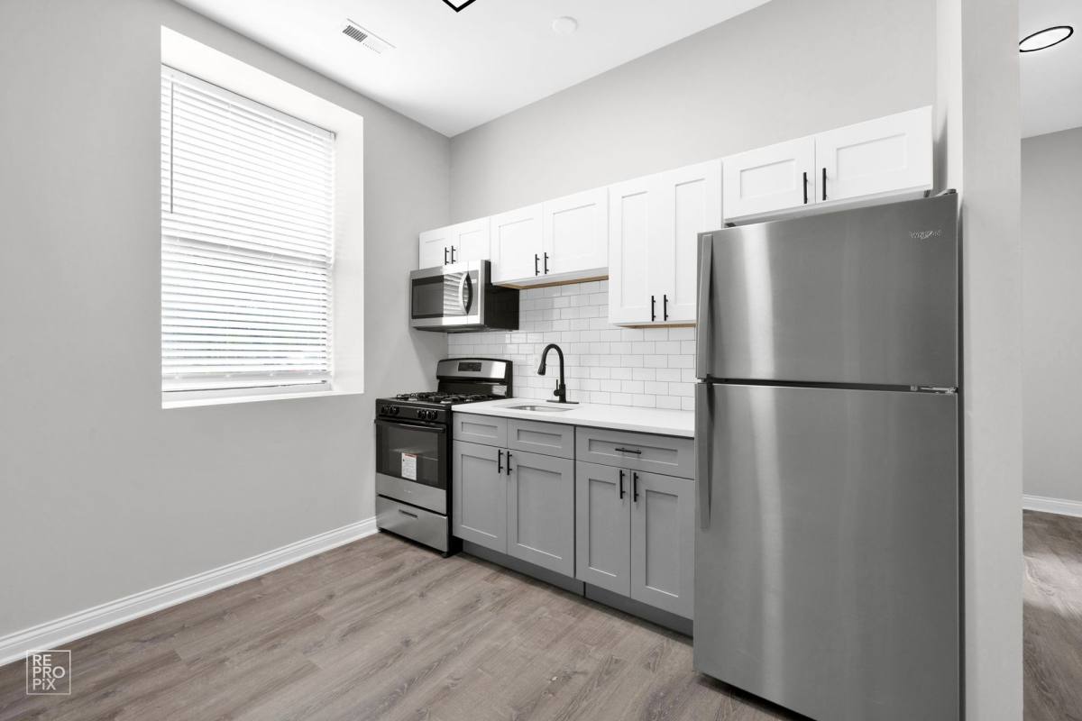 Apartment for rent at 801-05 E Drexel Square, Chicago, IL 60615