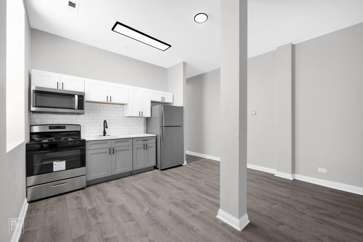 Apartment for rent at 801-05 E Drexel Square, Chicago, IL 60615