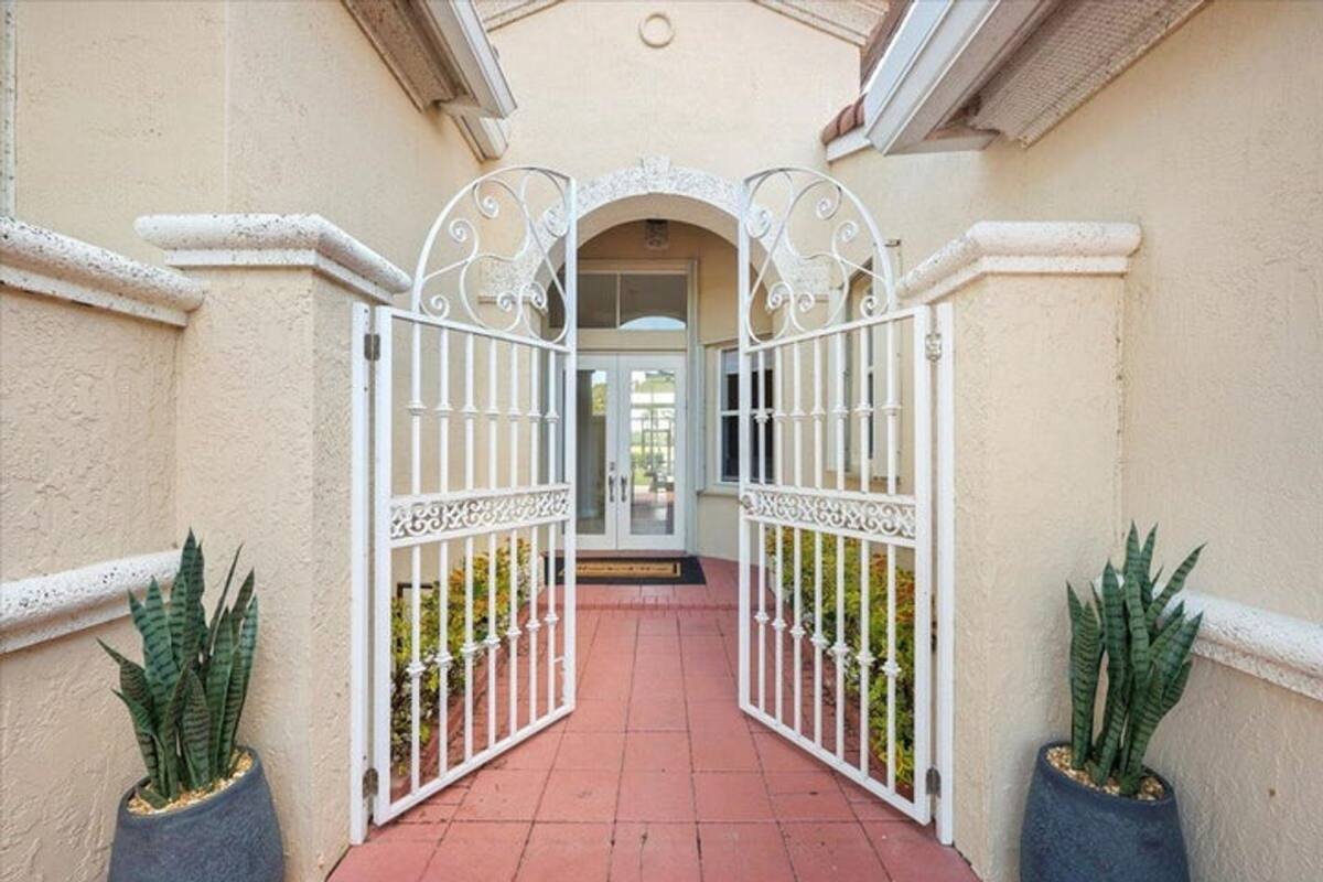 House for rent at 7557 Preserve Dr, West Palm Beach, FL 33412