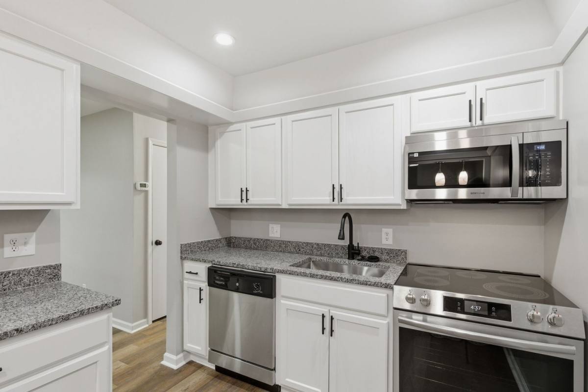 Condo for rent at 5025 Hillsboro Pike #19-G, Nashville, TN 37215