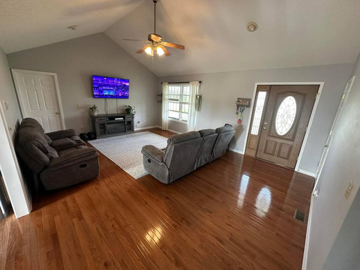 House for rent at 5136 N Long Grove Rd, Cecilia, KY 42724