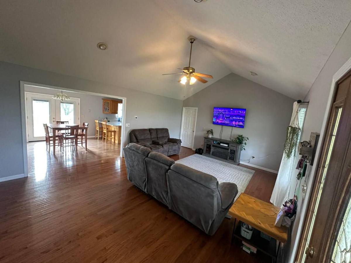 House for rent at 5136 N Long Grove Rd, Cecilia, KY 42724