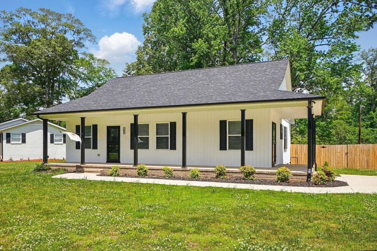 House for rent at 301 Tomberlin Rd, Mount Holly, NC 28120