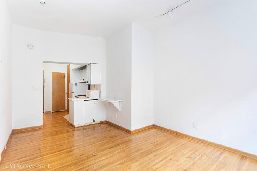 Apartment for rent at 225 E 82nd St #7B, New York, NY 10028