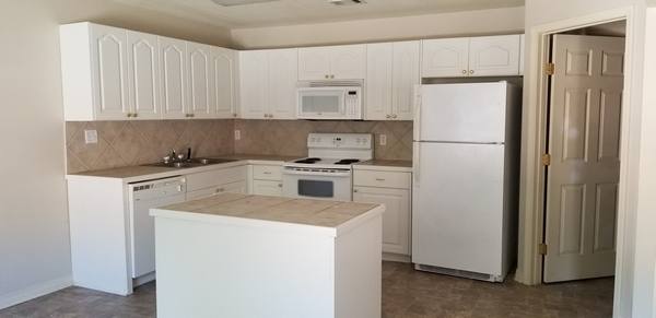 Apartment for rent at The Drake at Oak Grove, 3 Courtland Dr, Hattiesburg, MS 39402