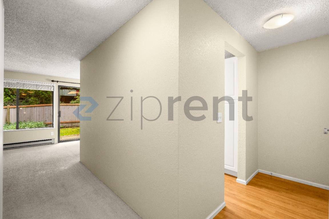 Apartment for rent at 12528 NE 117th Place #E5, Kirkland, WA 98034