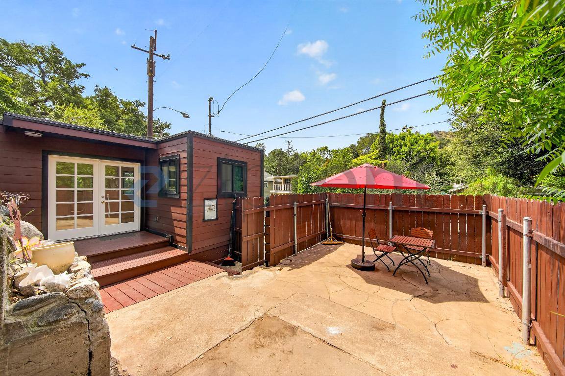 House for rent at 670 Woodland Dr, Sierra Madre, CA 91024