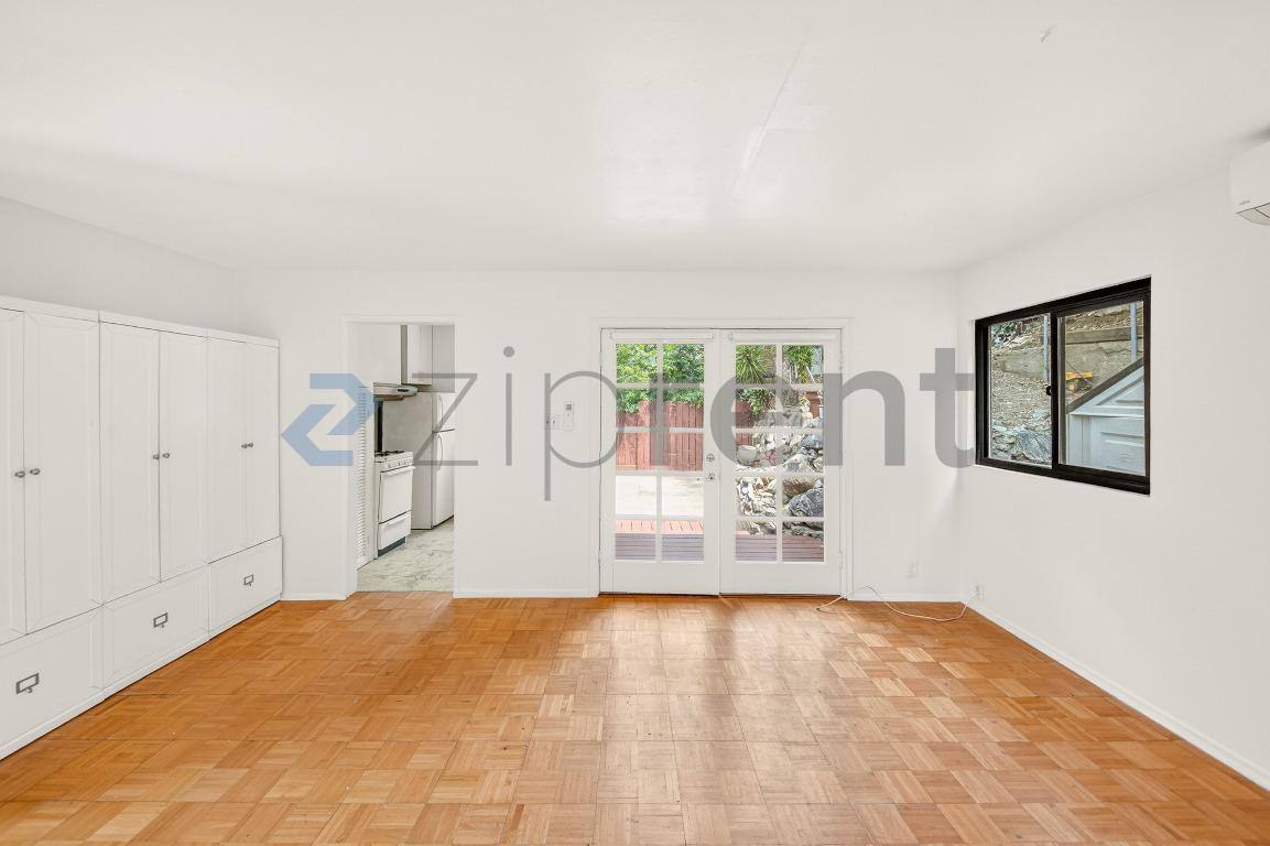 House for rent at 670 Woodland Dr, Sierra Madre, CA 91024