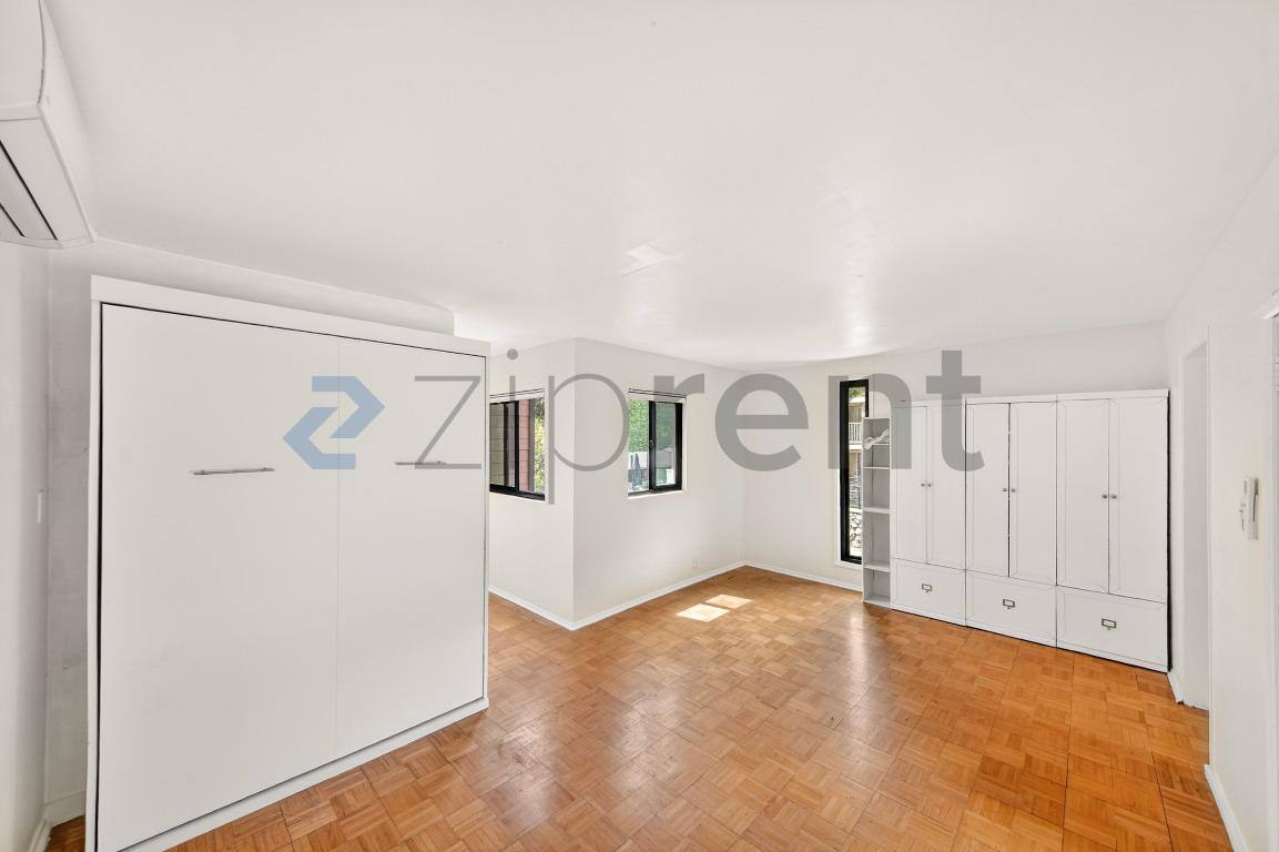 House for rent at 670 Woodland Dr, Sierra Madre, CA 91024