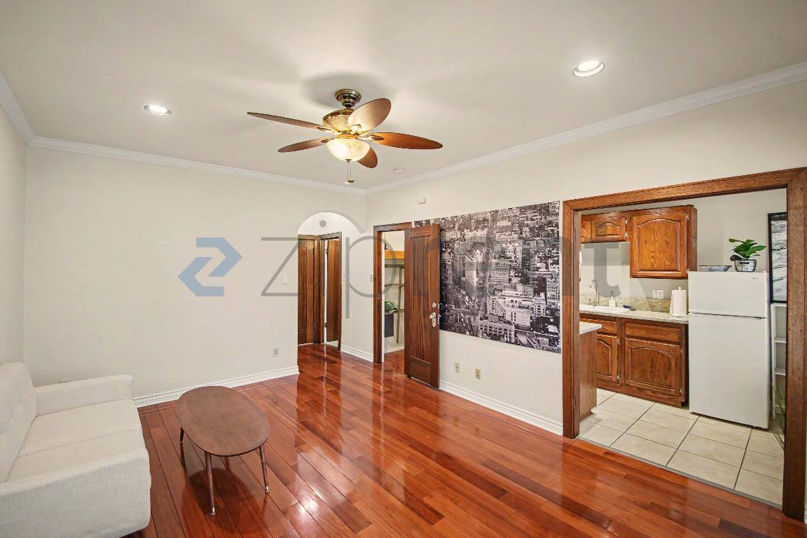 Apartment for rent at 2121 James M Wood Blvd #120, Los Angeles, CA 90006