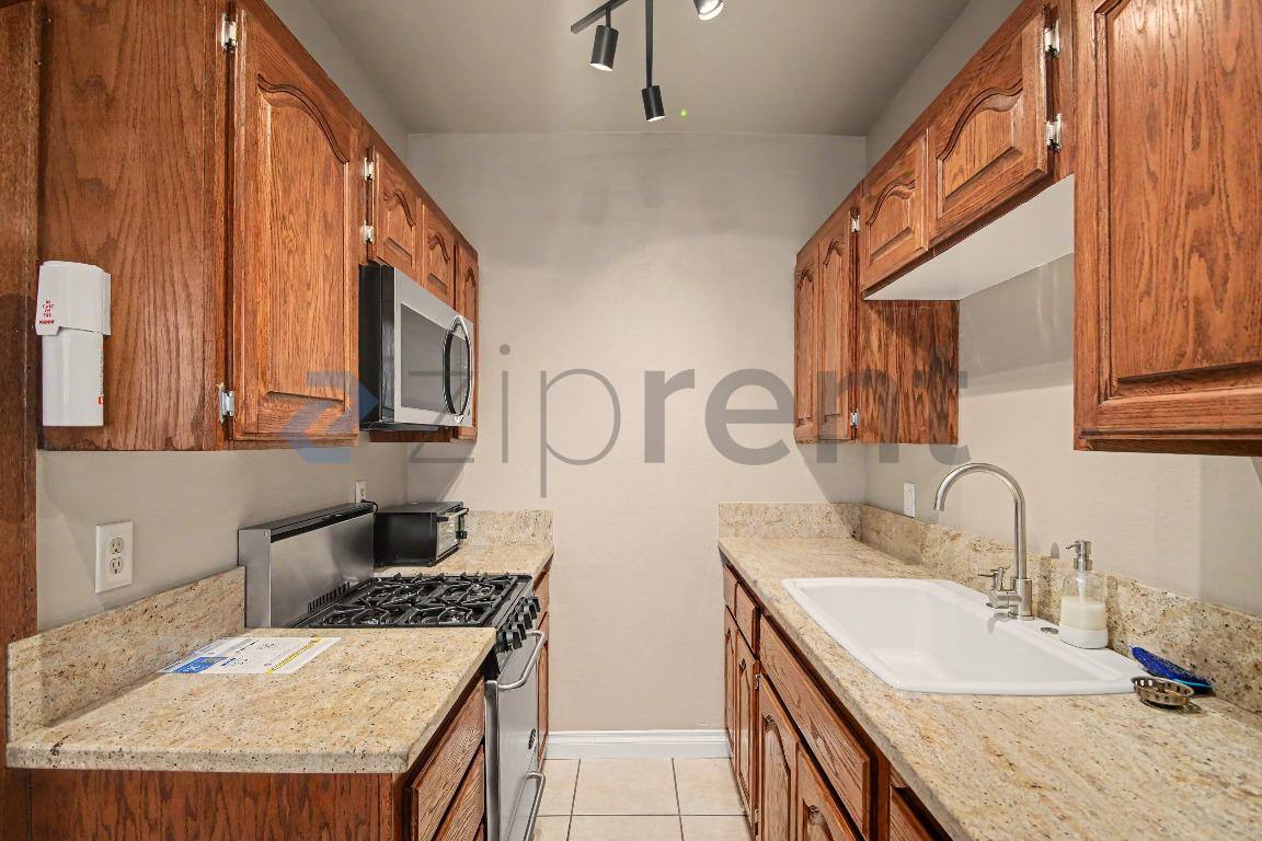 Apartment for rent at 2121 James M Wood Blvd #120, Los Angeles, CA 90006