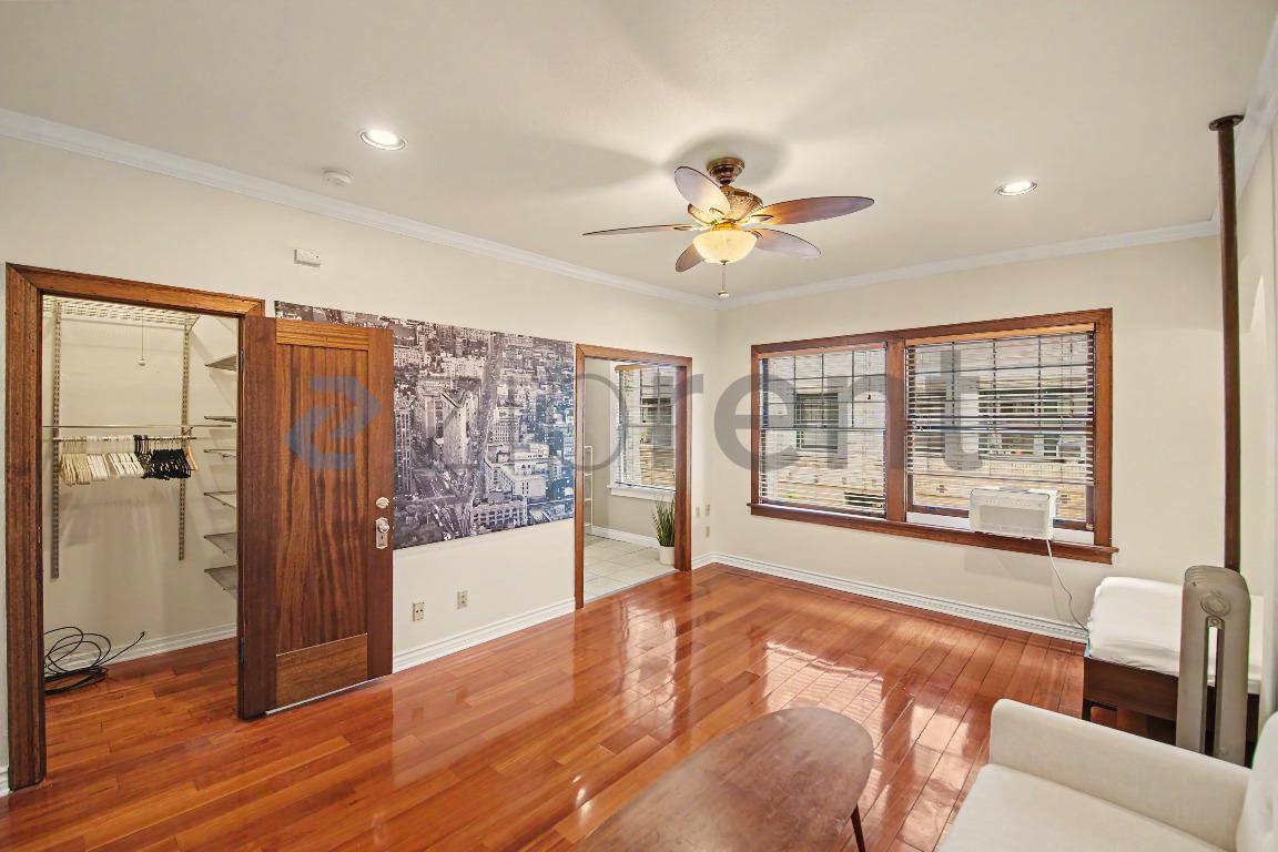 Apartment for rent at 2121 James M Wood Blvd #120, Los Angeles, CA 90006