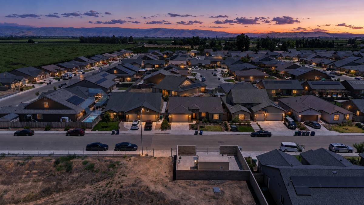 House for rent at 2814 Jasmine Ave, Reedley, CA 93654