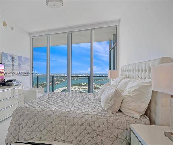Apartment for rent at 1100 Biscayne Blvd #4803, Miami, FL 33132