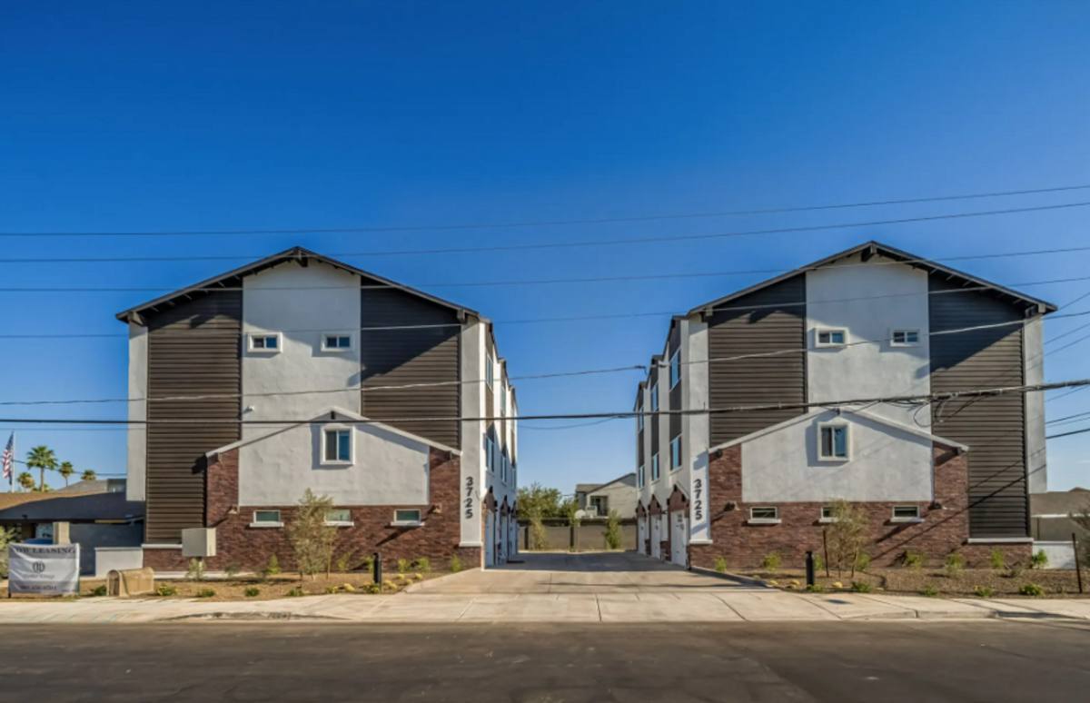 Townhouse for rent at 3725 E Earll Dr, Phoenix, AZ 85018