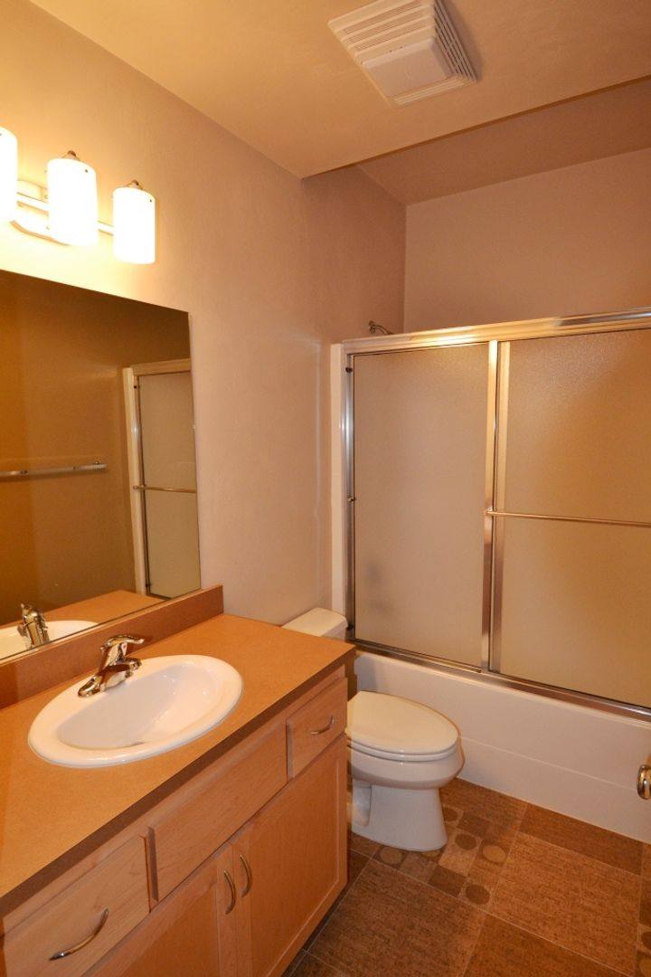 Apartment for rent at 1754 Patterson St 1-9, Eugene, OR 97401