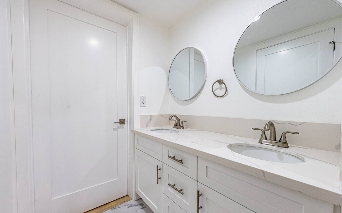 Apartment for rent at 1286 W 35th Place, Los Angeles, CA 90007