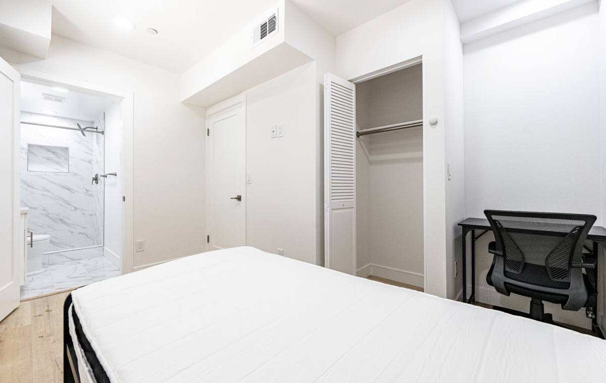 Apartment for rent at 1286 W 35th Place, Los Angeles, CA 90007