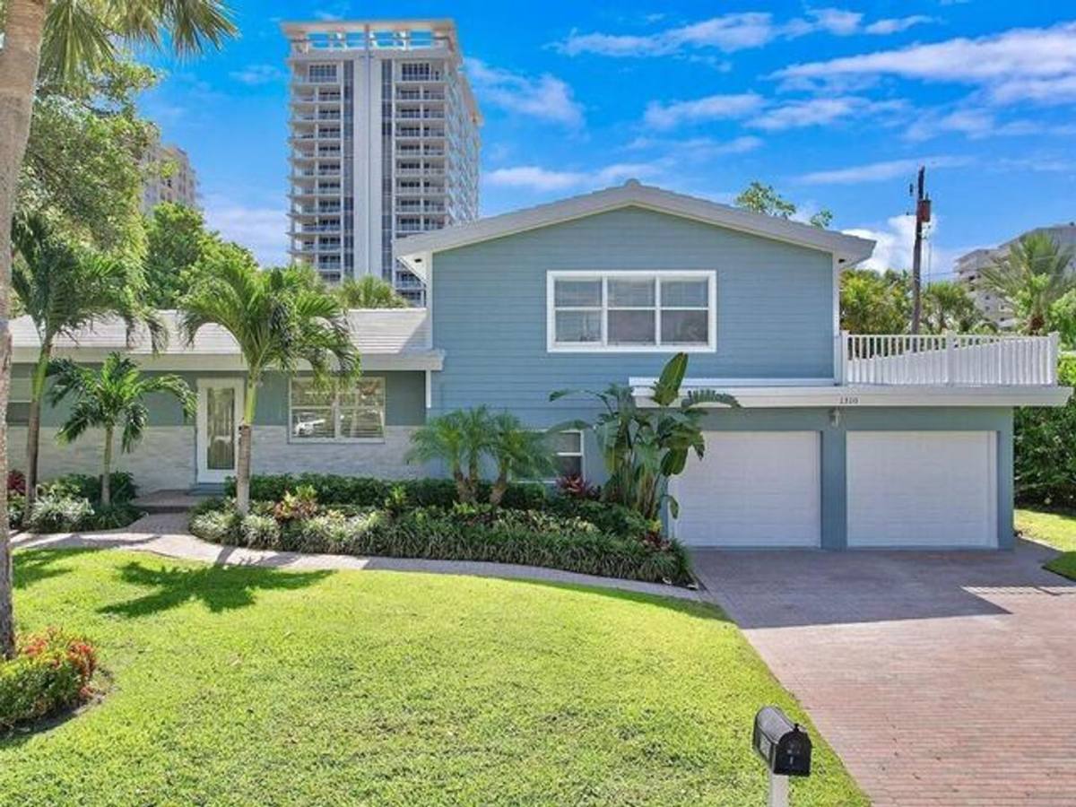 House for rent at 1310 Manor Dr, West Palm Beach, FL 33404