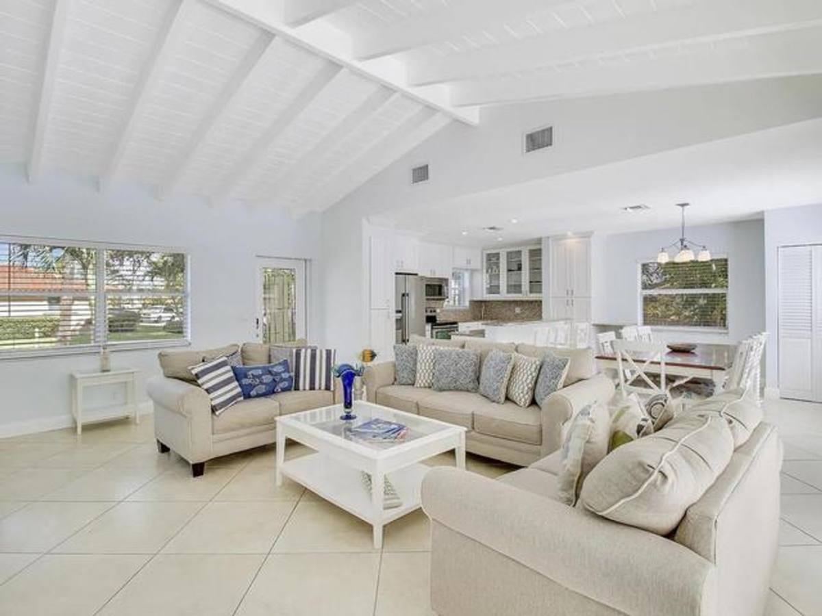 House for rent at 1310 Manor Dr, West Palm Beach, FL 33404