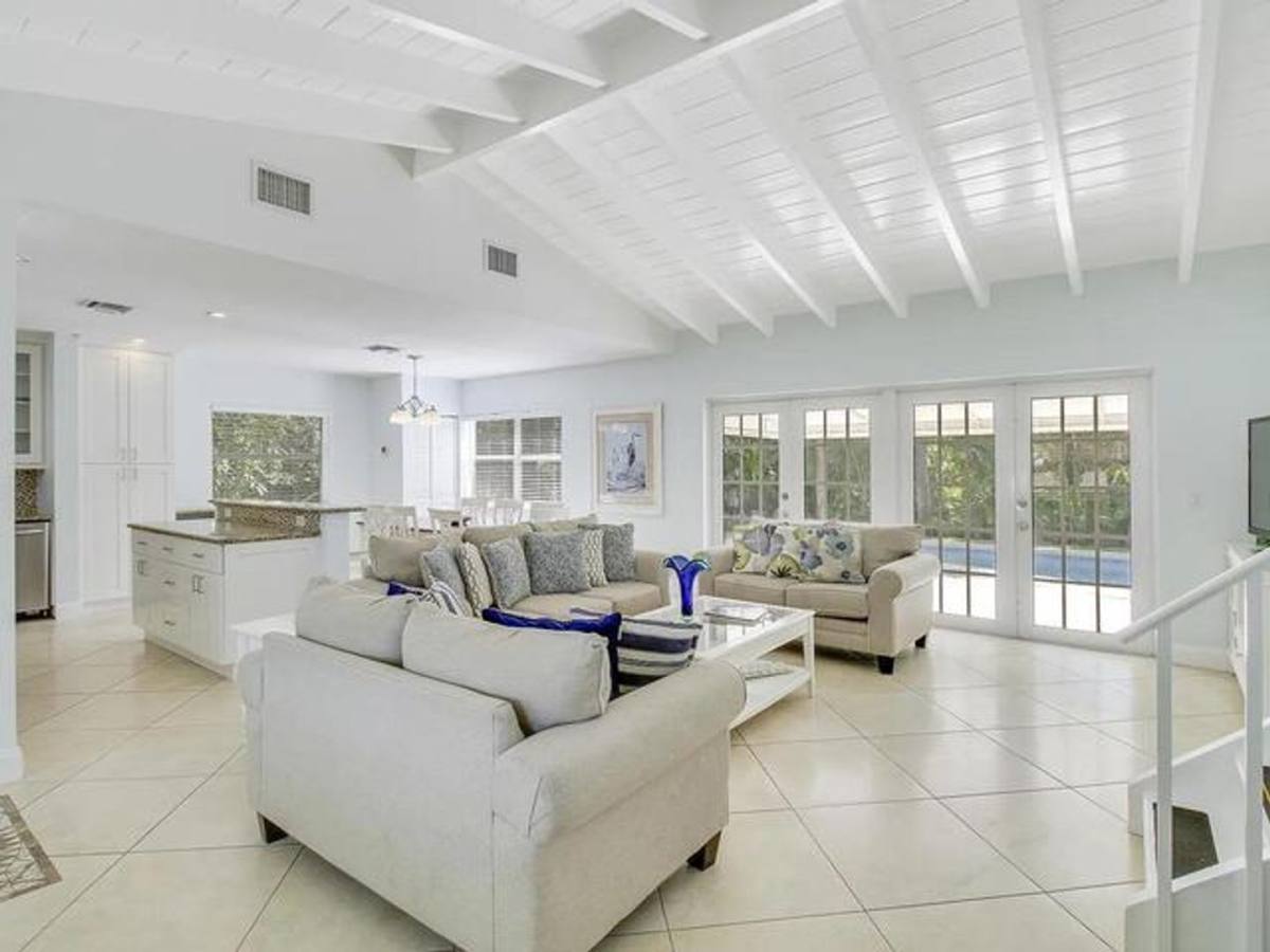 House for rent at 1310 Manor Dr, West Palm Beach, FL 33404