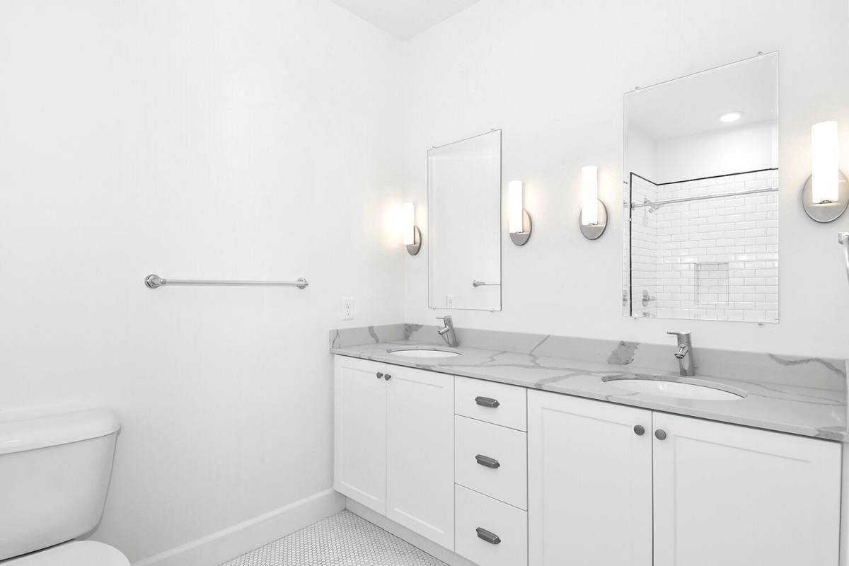 Apartment for rent at 921 NW 21st Ave, Portland, OR 97209