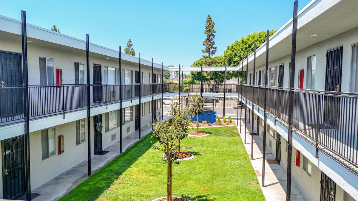 Apartment for rent at 13940 Paramount Blvd, Paramount, CA 90723
