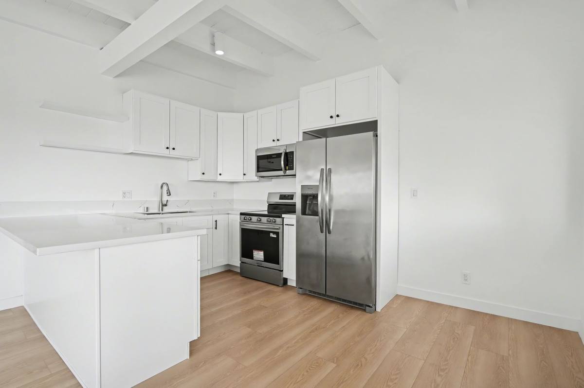 Apartment for rent at 1428 Monterey Blvd, Hermosa Beach, CA 90254