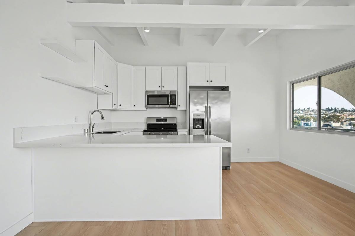 Apartment for rent at 1428 Monterey Blvd, Hermosa Beach, CA 90254