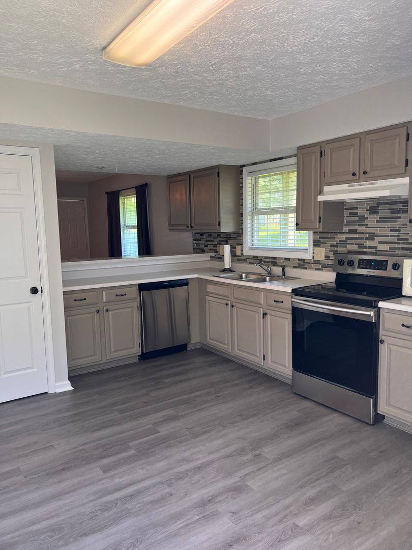 Townhouse for rent at 626 E Sherwood Hills, Bloomington, IN 47401