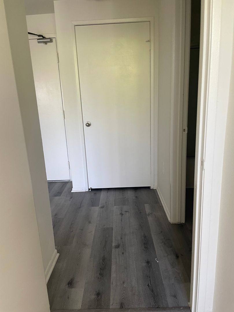 Apartment for rent at 8812 W Pico Blvd, Los Angeles, CA 90035