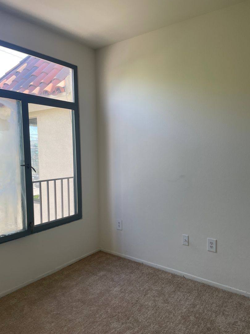 Apartment for rent at 8812 W Pico Blvd, Los Angeles, CA 90035