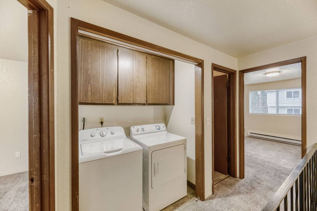 Townhouse for rent at 6911 Rainier Dr, Everett, WA 98203