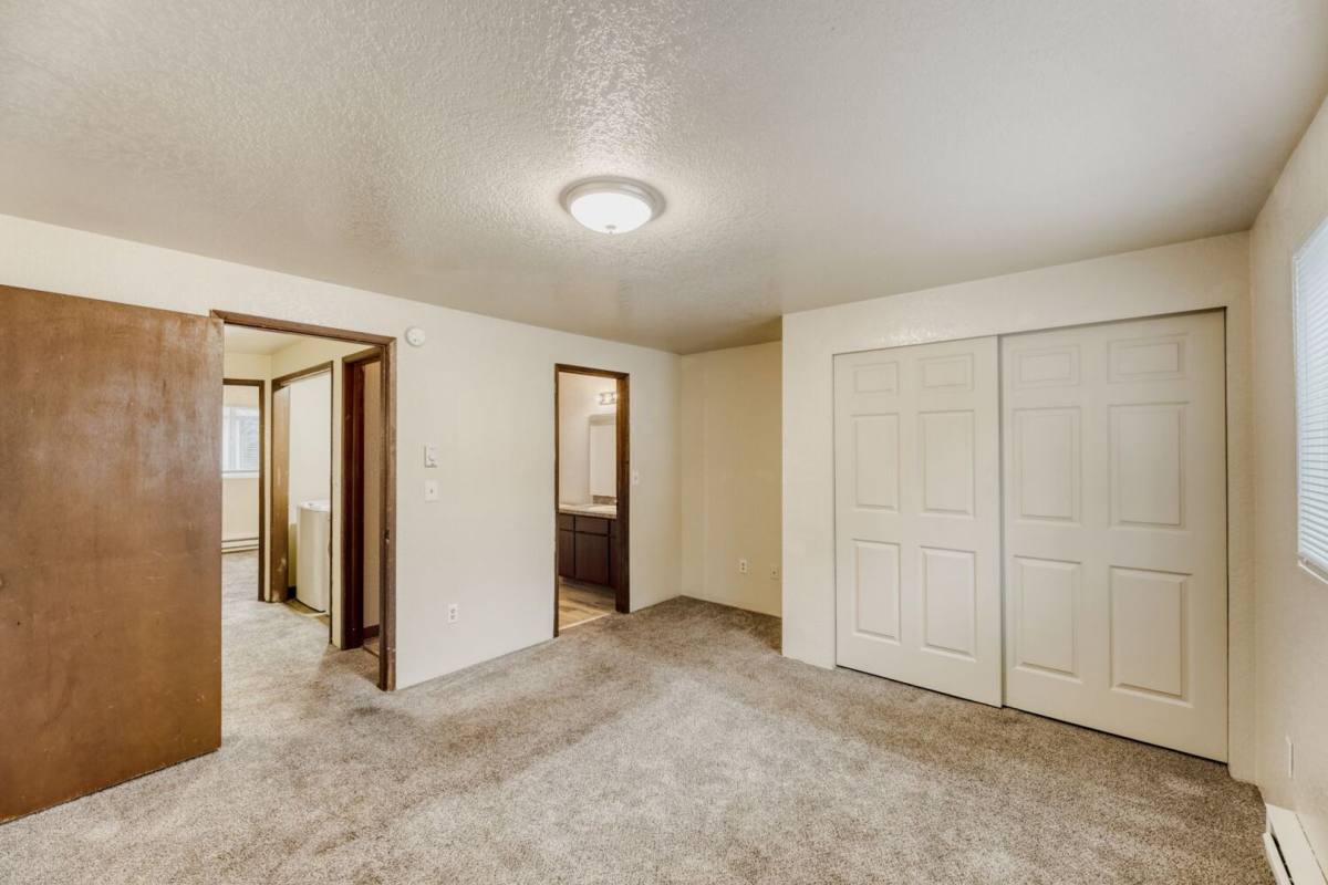 Townhouse for rent at 6911 Rainier Dr, Everett, WA 98203