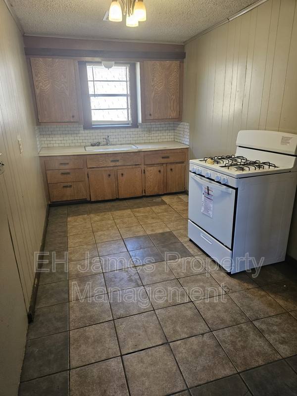 Apartment for rent at 217 N Wilson Ave, Sand Springs, OK 74063