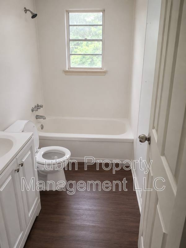 Apartment for rent at 1437 Springdale St, Memphis, TN 38108