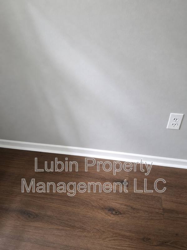 Apartment for rent at 1437 Springdale St, Memphis, TN 38108