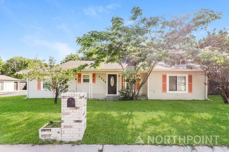 House for rent at 1405 Granbury St, Cleburne, TX 76033