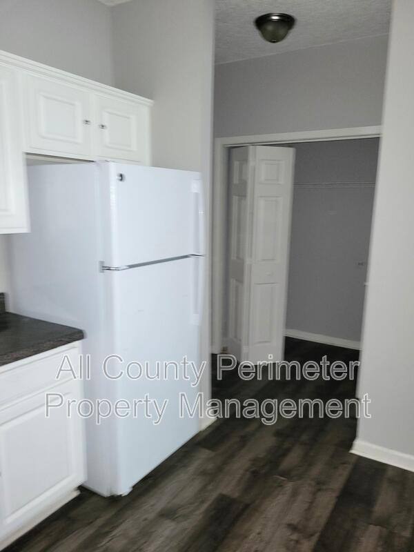 Townhouse for rent at 7620 Creekside Lane, Riverdale, GA 30296