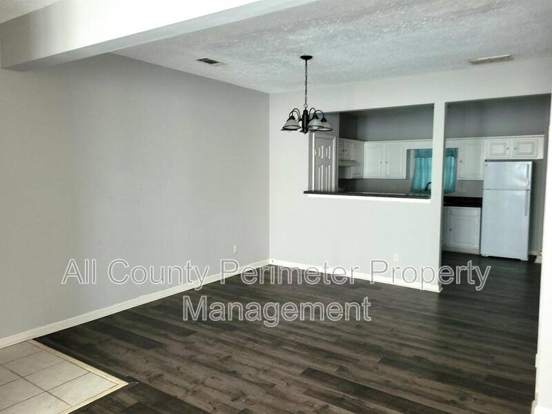 Townhouse for rent at 7620 Creekside Lane, Riverdale, GA 30296