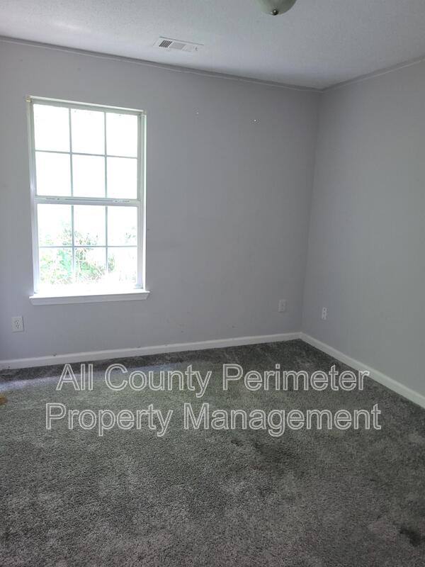 Townhouse for rent at 7620 Creekside Lane, Riverdale, GA 30296