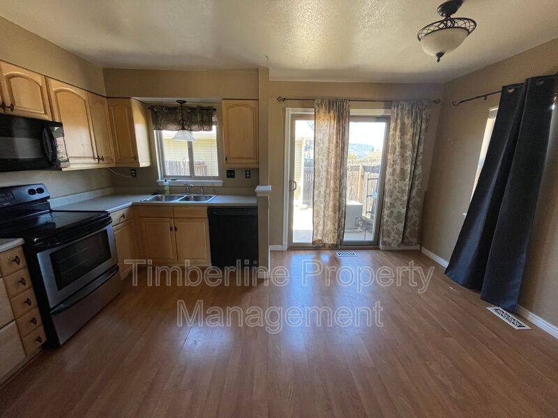 Townhouse for rent at 8089 Lexington Park Dr, Colorado Springs, CO 80920