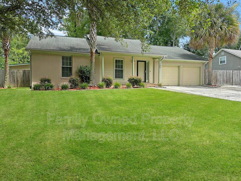 House for rent at 105 Pryor Lane, Summerville, SC 29485