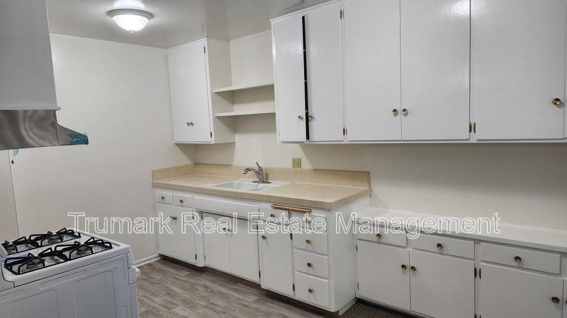 Apartment for rent at 323 N Howard St #6, Glendale, CA 91206